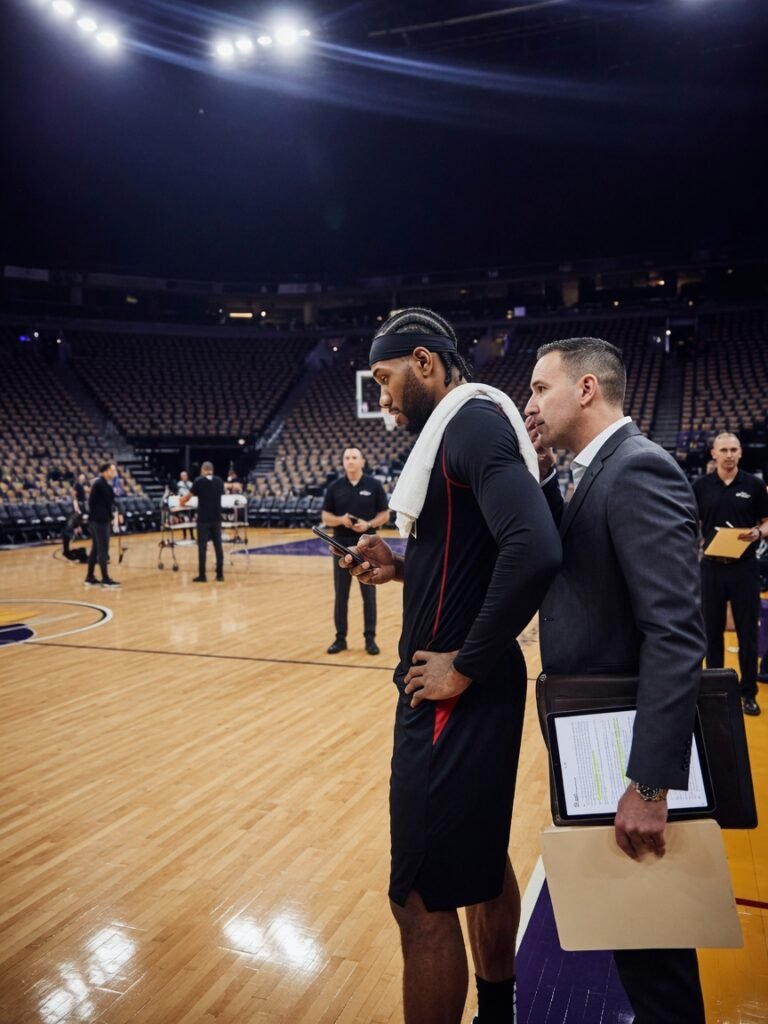 Sources: Kawhi hires new agent for next deal