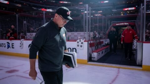 Yzerman abruptly steps down as Red Wings GM
