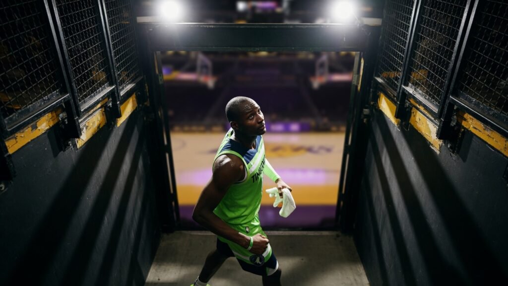 Kuminga Chose the Exit Ramp Over the Lakers Logo