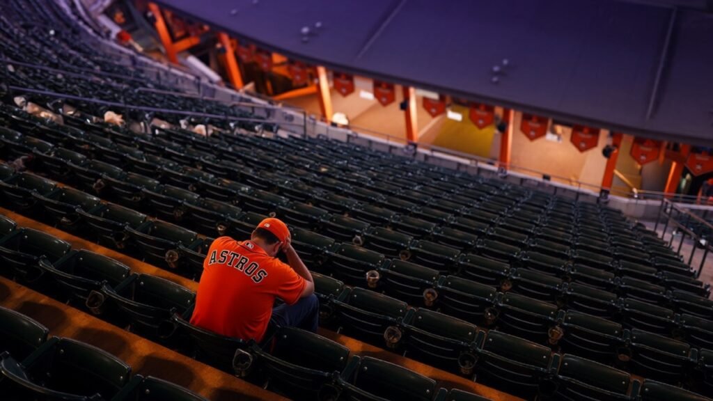 Astros Lecture Fans After 81-81 Club Gets Booed in Game 1