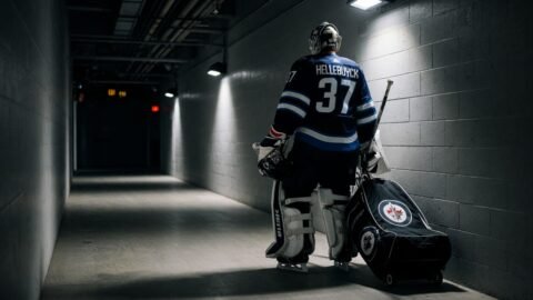 Lowry Cannot Bench Hellebuyck’s Trade Request